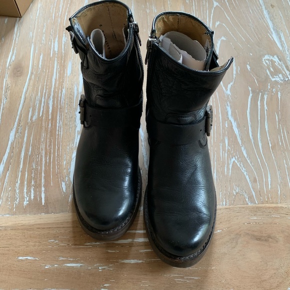 Frye Veronica Short Boot 6 Black Leather - Picture 3 of 8